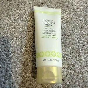 Mary Kay White Tea & Citrus Satin Body Silkening Shea Lotion New